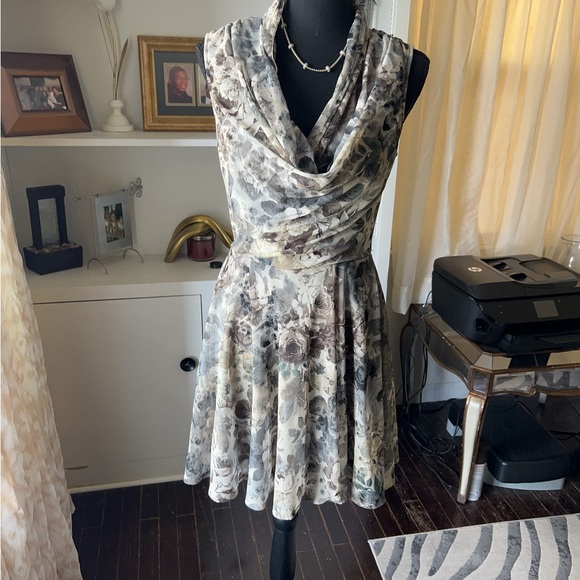 Sleeveless gray, brown and blue mini sundress with rose design. Super cute! - Picture 4 of 10